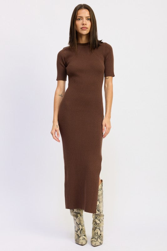 Brown Ribbed Sweater Midi Dress with Short Sleeves and Side Slits for Stylish Comfort