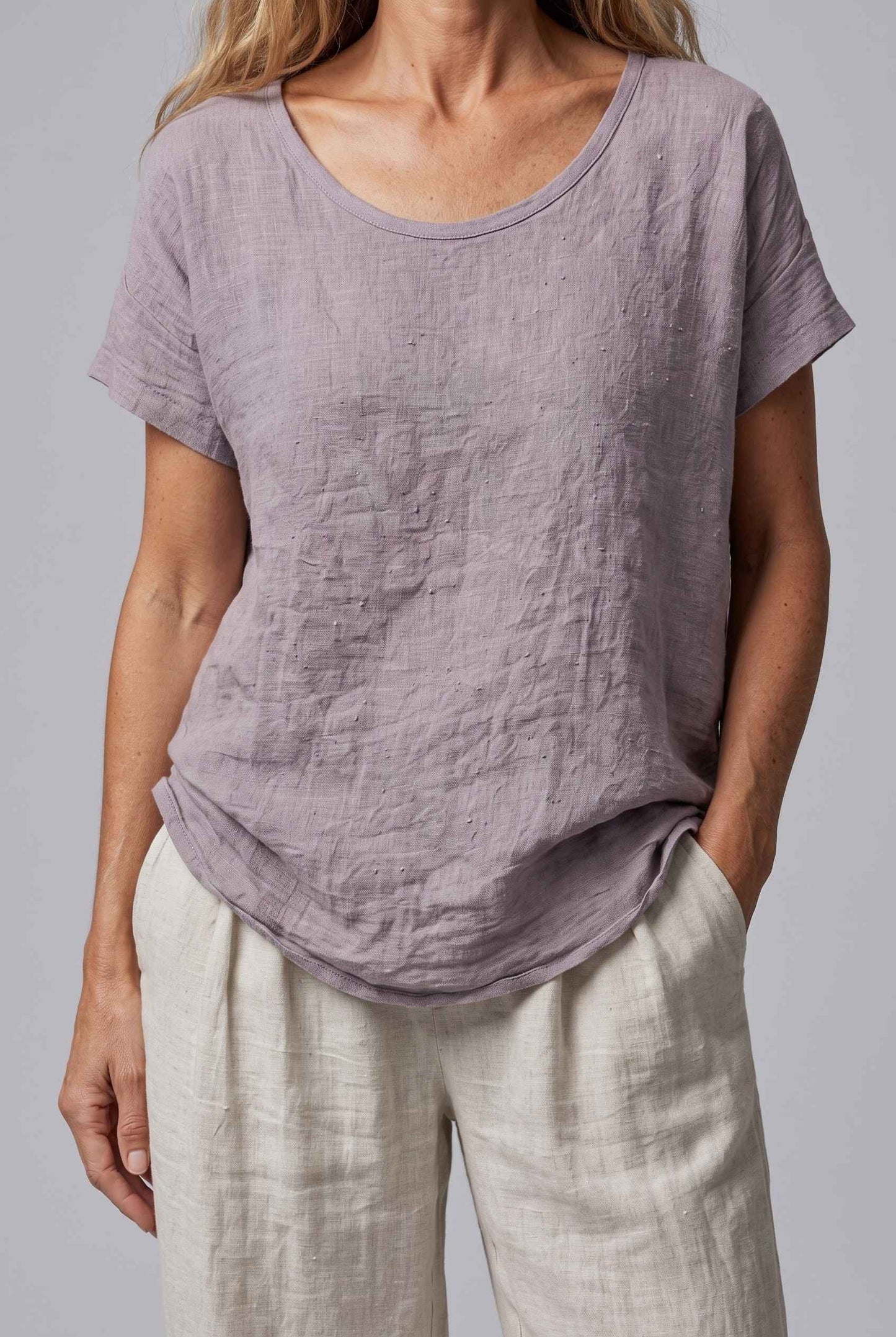Virtual Model Wearing The Kira Cotton-Linen Top Relaxed Scoop Neck Short Sleeve Gray Top