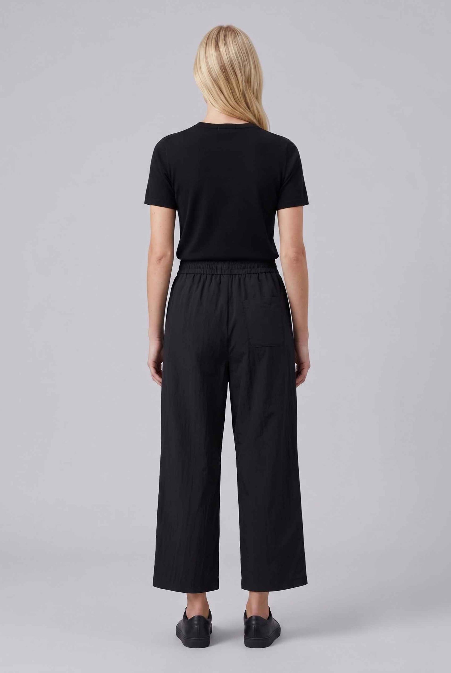 Virtual Model wearing The Luca Linen-Blend Pant Lyocell Drawstring Black Wide Leg Pant