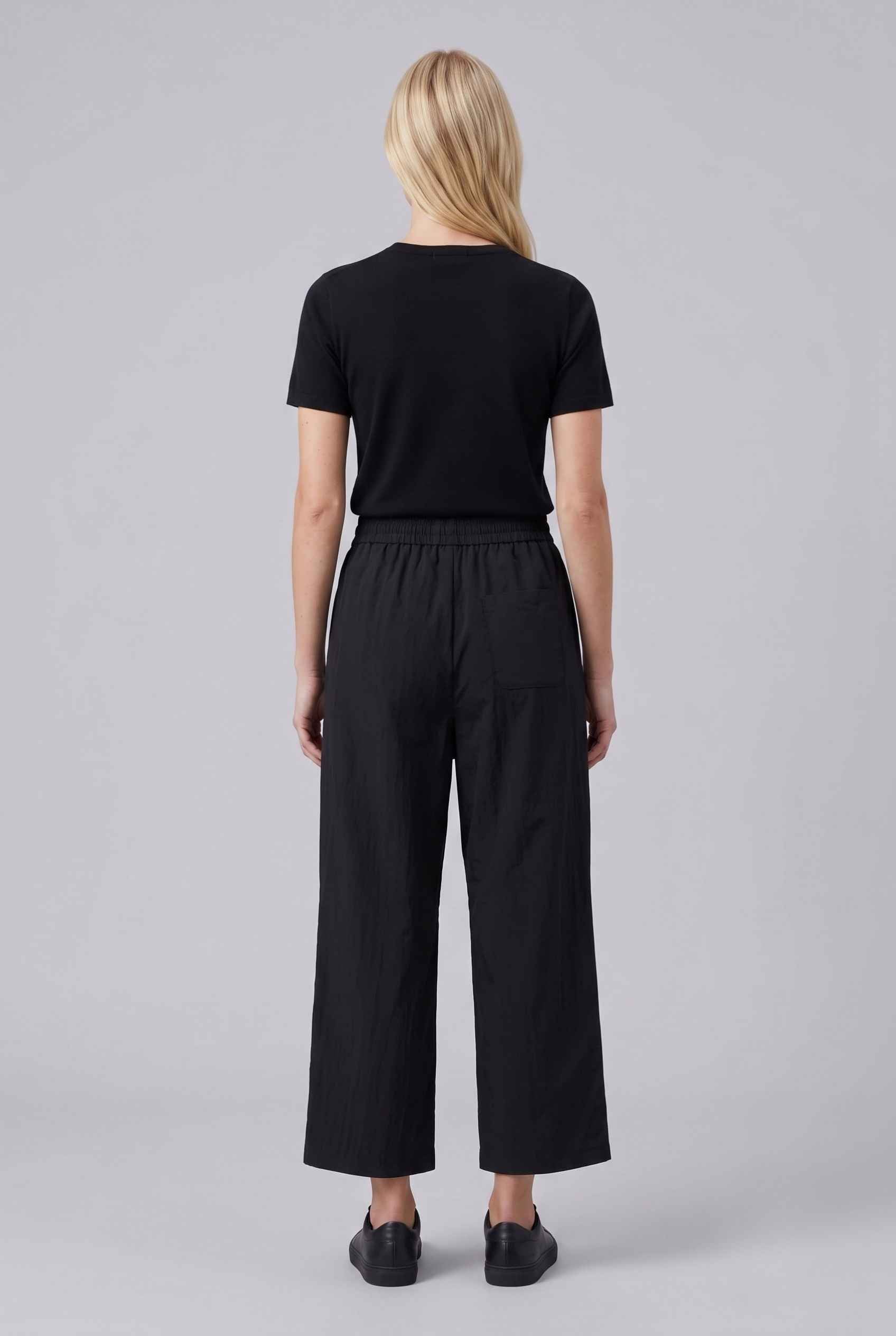 Virtual Model wearing The Luca Linen-Blend Pant Lyocell Drawstring Black Wide Leg Pant