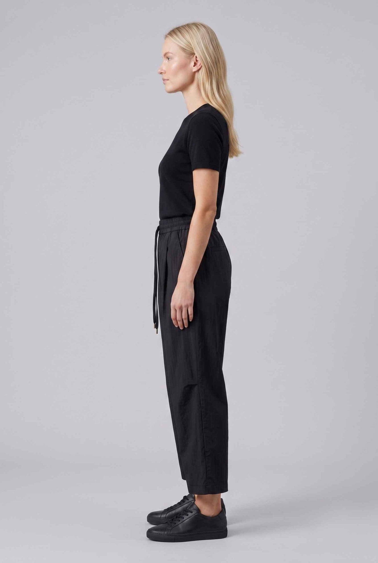 Virtual Model wearing The Luca Linen-Blend Pant Lyocell Drawstring Black Wide Leg Pant