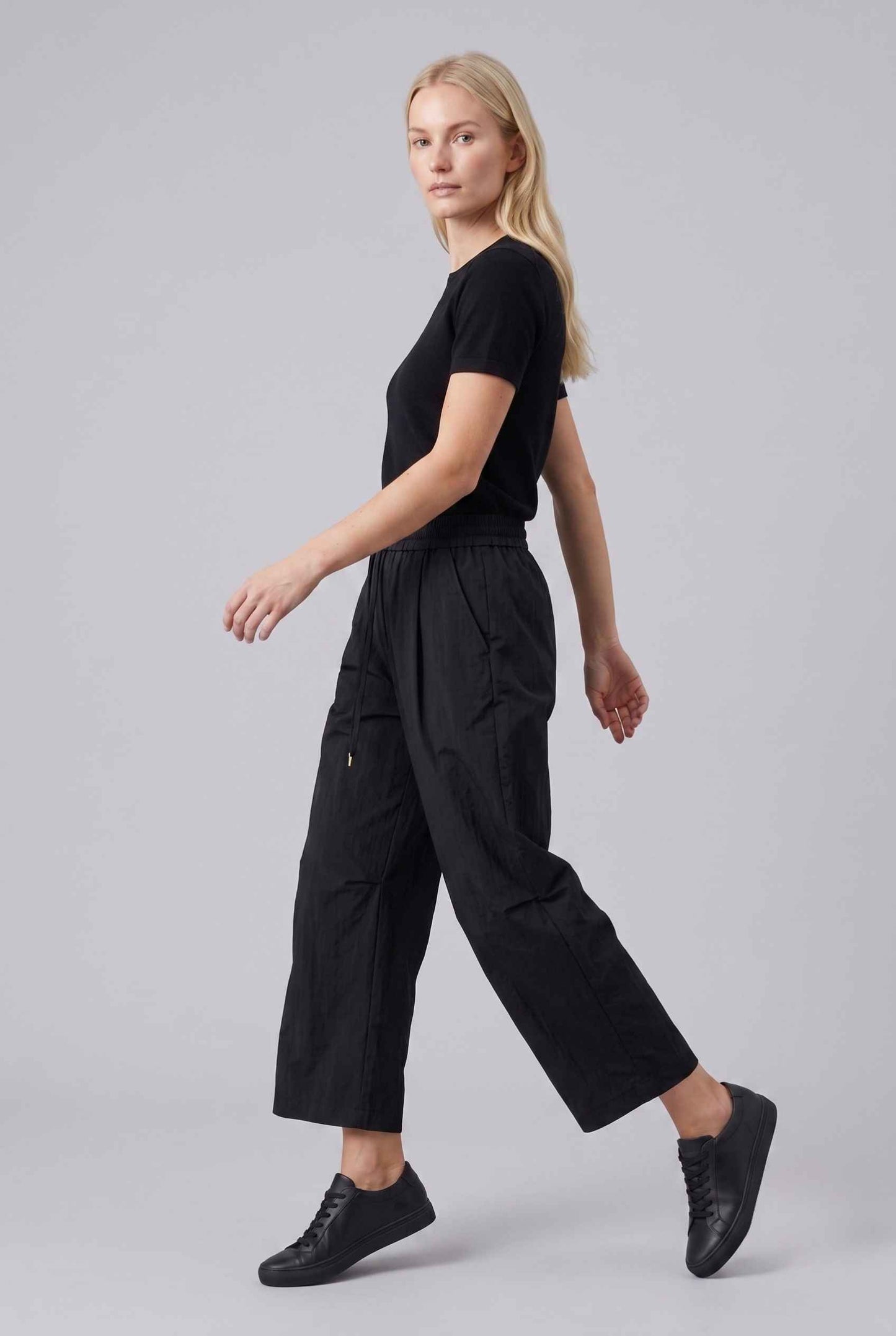Virtual Model wearing The Luca Linen-Blend Pant Lyocell Drawstring Black Wide Leg Pant