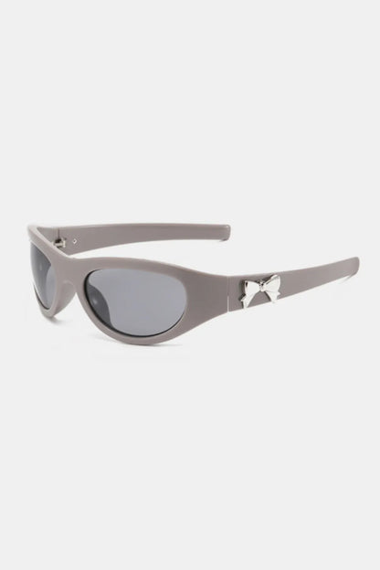 Bow Detail Sunglasses in Gray with Stylish Bow Accent and Dark Lenses