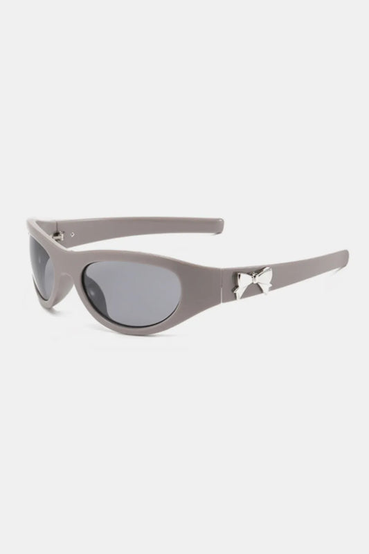 Bow Detail Sunglasses in Gray with Stylish Bow Accent and Dark Lenses