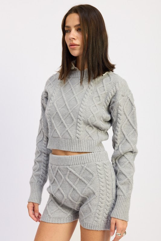 Emory Park Cable Knit Cropped Sweater in Light Gray with a Stylish Diamond Pattern