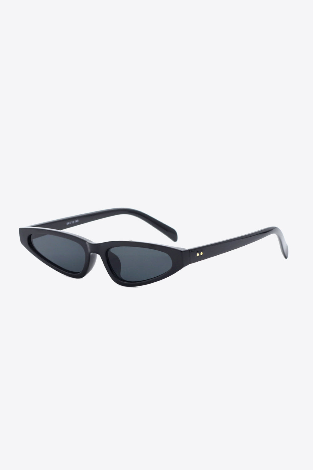 Chic Cat Eye Sunglasses in Black with Stylish Frame and Dark Lenses for Fashionable Look