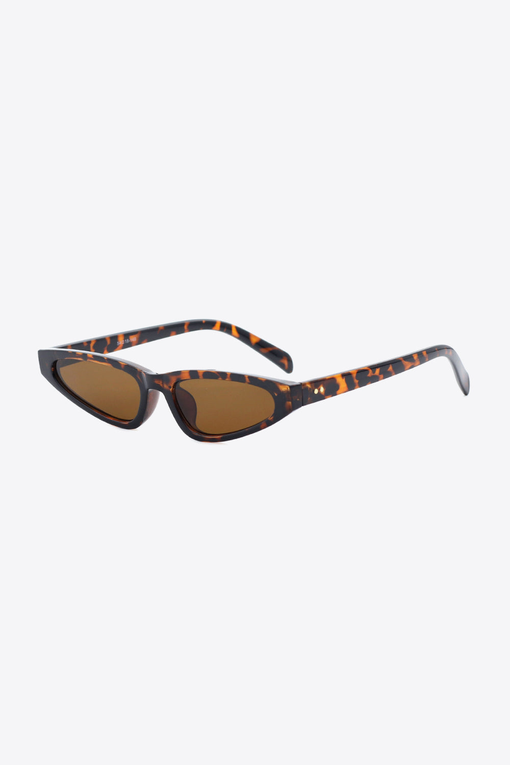 Chic Cat Eye Sunglasses in Tortoiseshell Pattern with Brown Lenses for Stylish Summer Looks