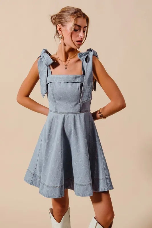 Fit & Flare Denim Dress with Bow Tie Straps and Flared Skirt for Stylish Summer Outfits