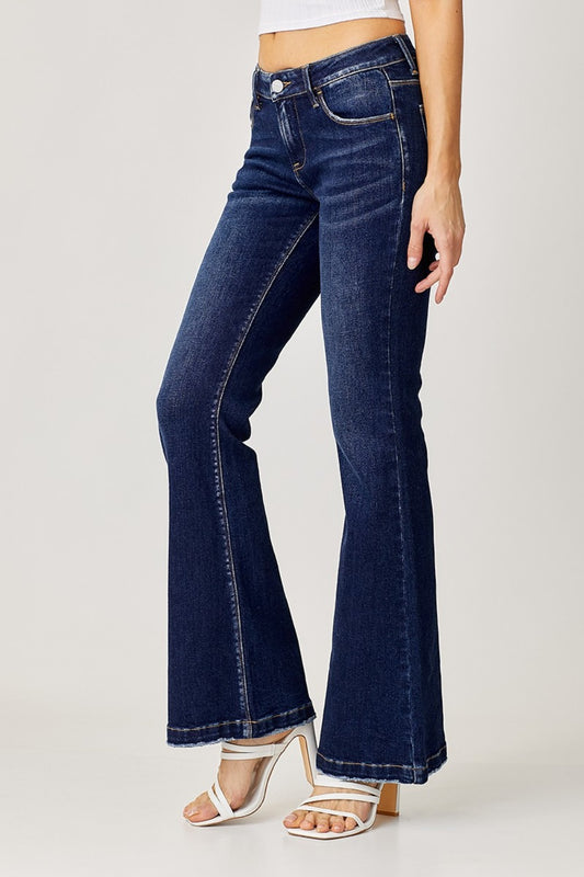 Low rise flare jeans in dark wash with a flattering fit and a stylish flared leg