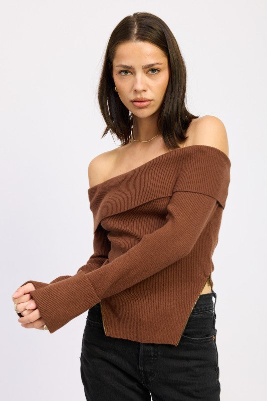 Emory Park model wearing brown Ribbed Off-Shoulder Sweater With Zipper side zip long sleeves ribbed knit top