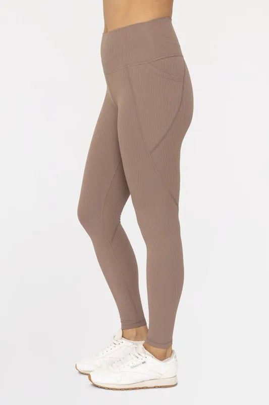 Soft Ribbed Leggings in Brown with High Waist Design for Comfort and Style