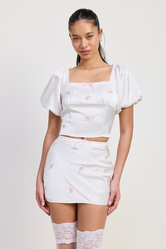Emory Park Square Neck Bubble Cap Sleeve Top in white with floral print worn by model
