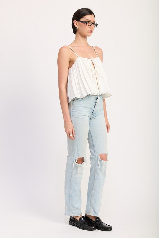 Emory Park Pleated Tie Front Cami Top in white worn with light washed ripped jeans and black shoes